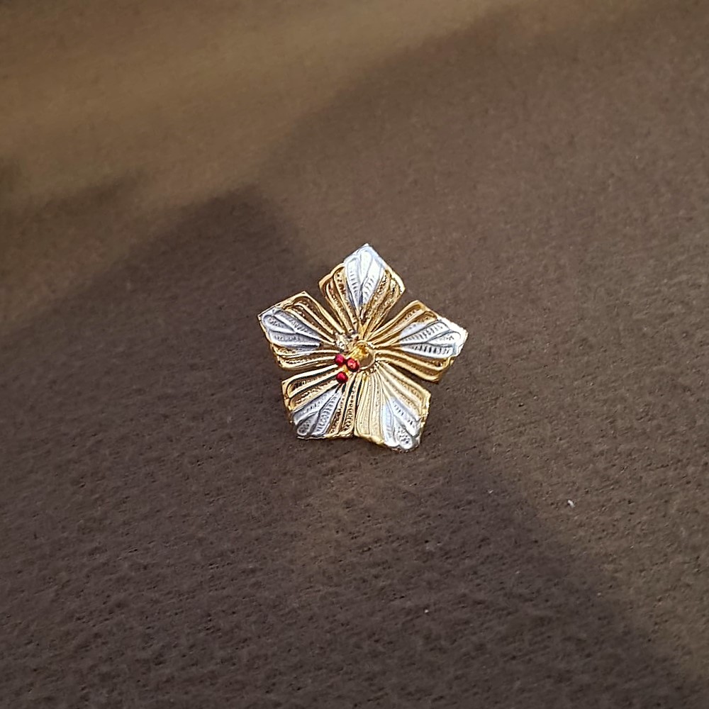 Royal Blossom Lapel Silver Pin